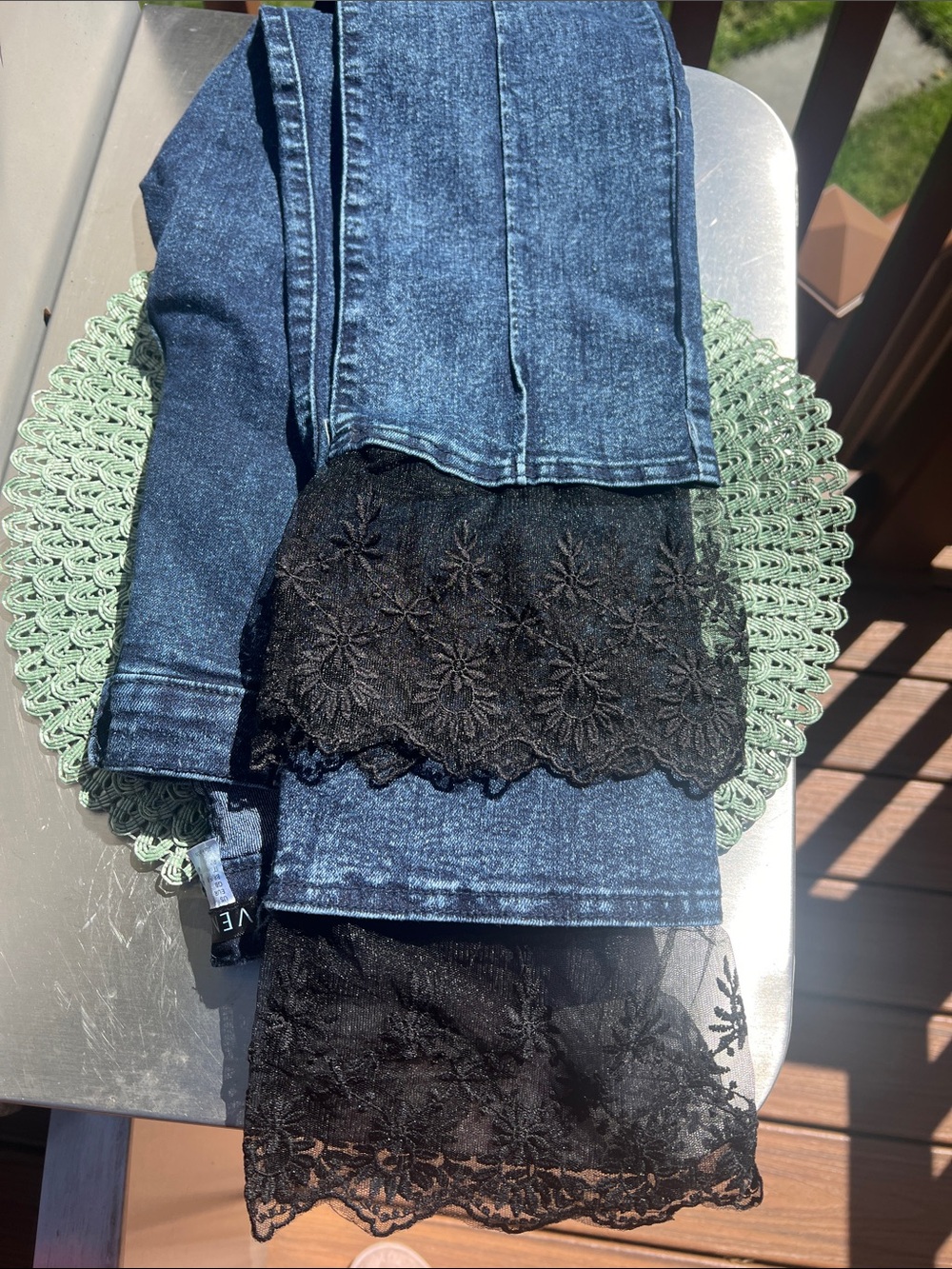 NWOT VENUS Dark Blue Skinny Jeans with Black Lace Hem. Size 8